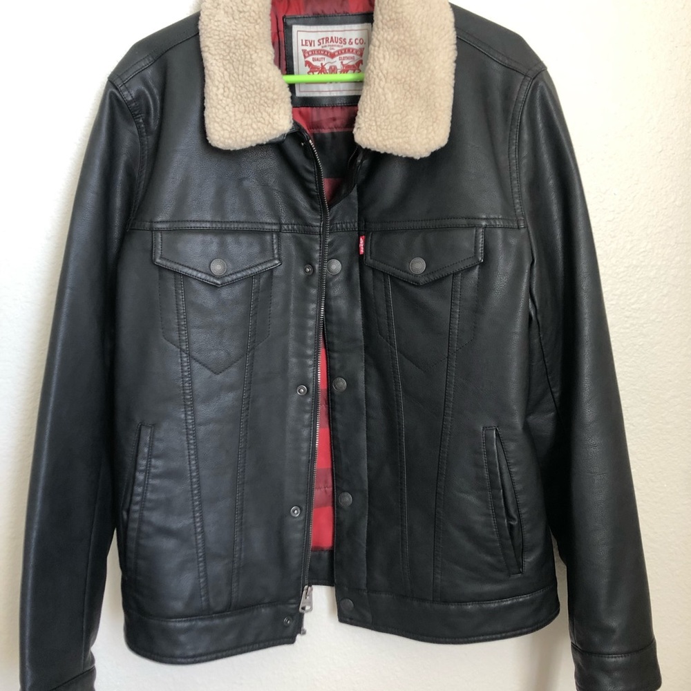 New w/tags Black Levi’s Jacket size small